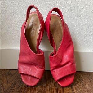 Bueno Coral-Red Leather Slingback Peep Toe Mules